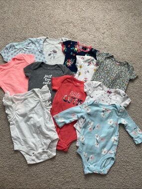 Mixed Colors Baby One-Piece Bodysuit Set - Floral & Solid Designs